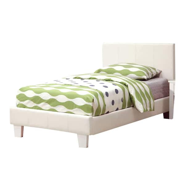William's Home Furnishing Winn Park in White Eastern King Size Bed
