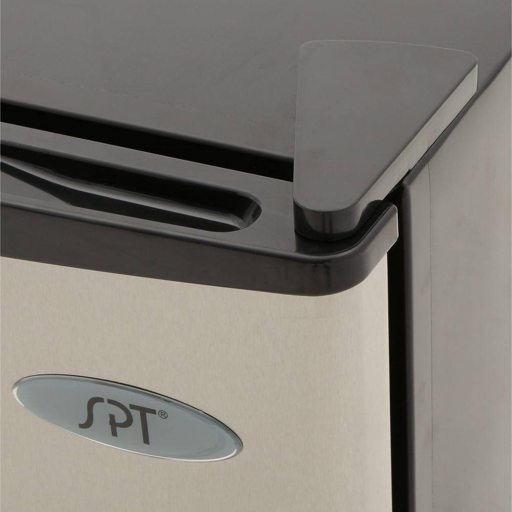 Compact Black and Stainless Steel Energy Star Refrigerator