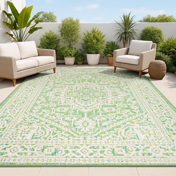 JONATHAN Y Sinjuri Medallion Textured Weave Cream/Green 4 ft. x 6 ft. Indoor/Outdoor Area Rug