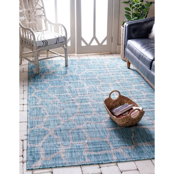 Outdoor Giraffe Aqua Blue 7 ft. x 10 ft. Area Rug