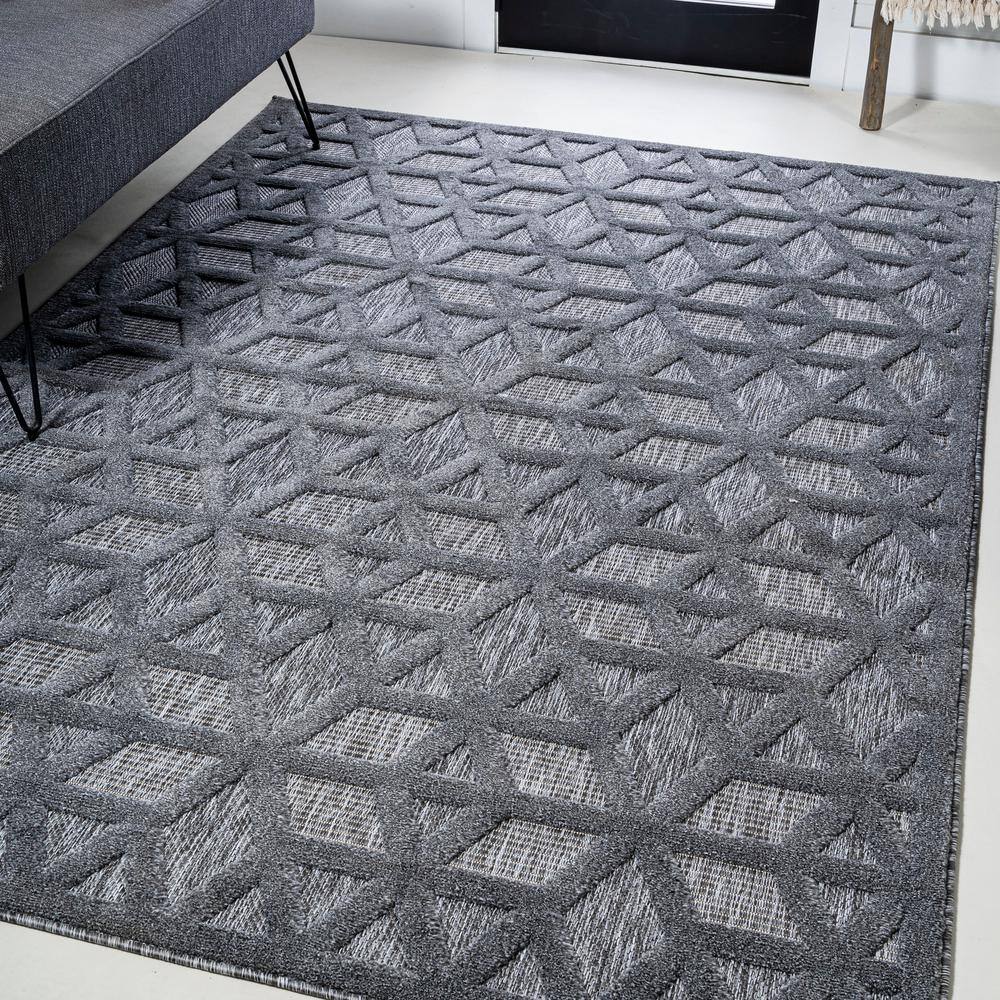 Dark Gray Geometric Rectangular Indoor/Outdoor Rug