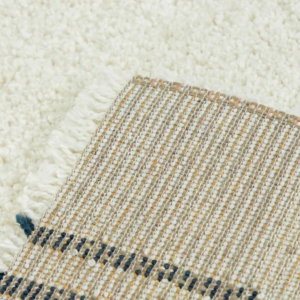 Navy Whisper 5' x 7' White & Navy Geometric Shag Rug