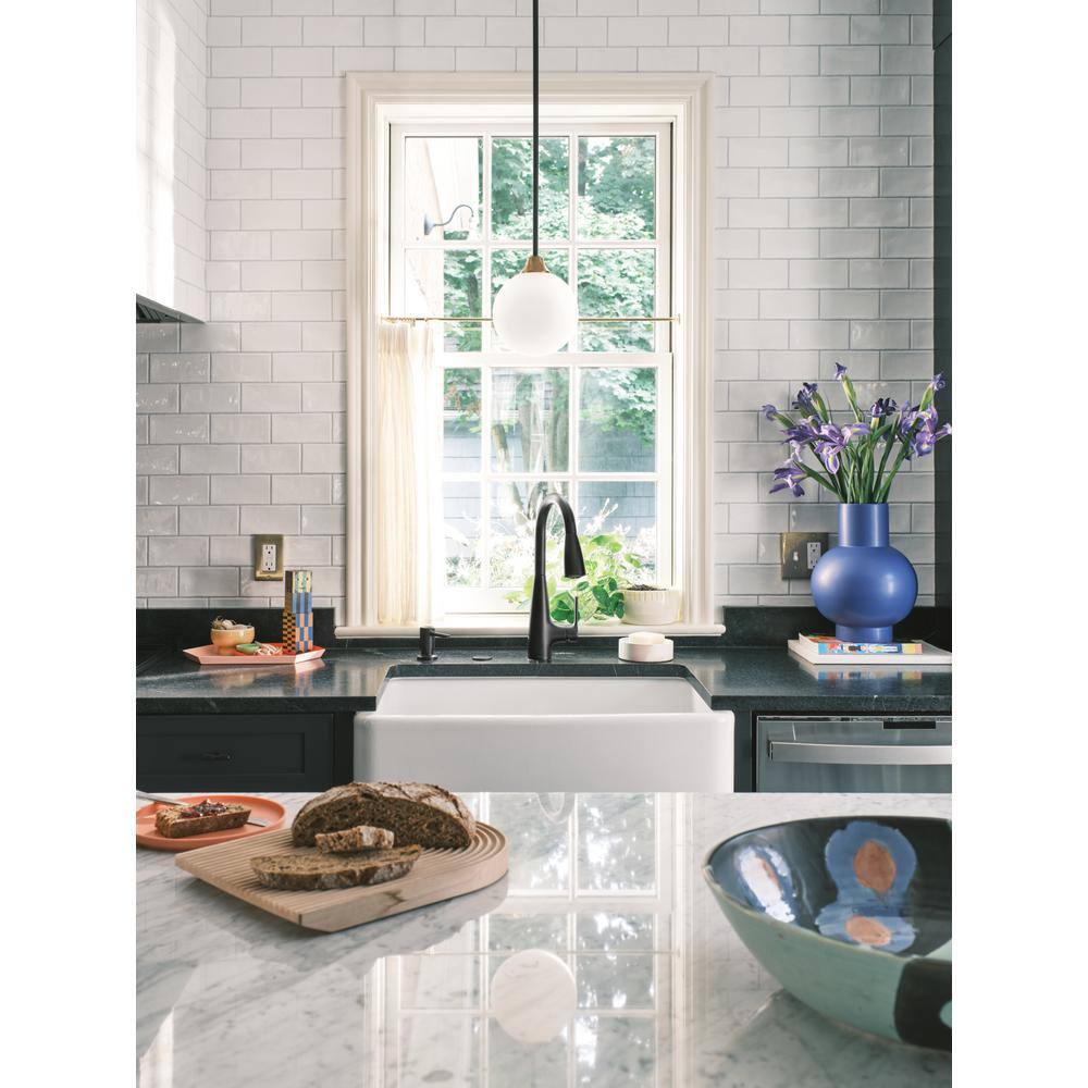 Matte Black Touchless Single-Handle Pull-Down Kitchen Faucet with Spray