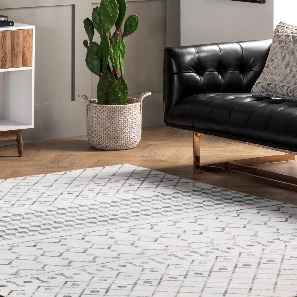 Eco-Friendly Gray Synthetic 8' x 10' Easy-Care Area Rug