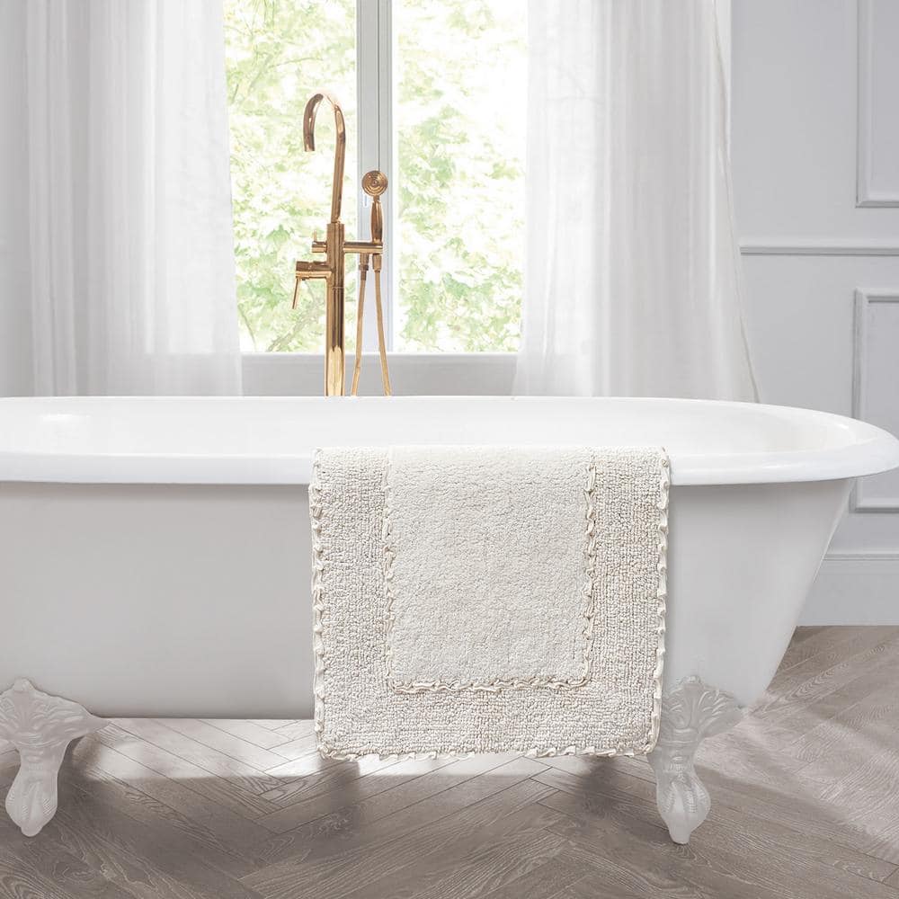 Ivory Cotton Ruffle Border 2-Piece Bath Rug Set