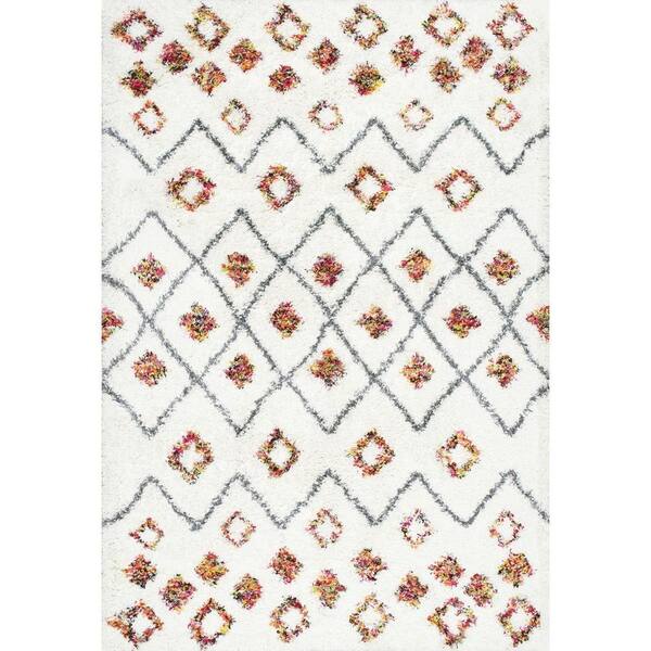 nuLOOM Cicely Bohemian Shag White 4 ft. x 6 ft. Area Rug