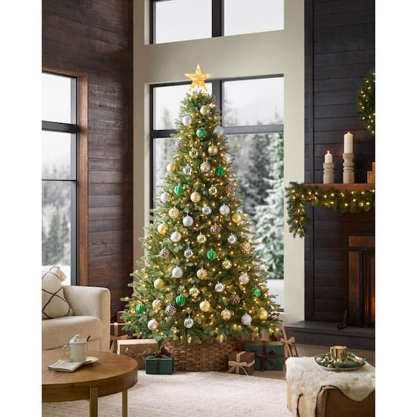 7.5 ft. Nostalgic Noble Fir LED Pre-Lit Christmas Tree T18