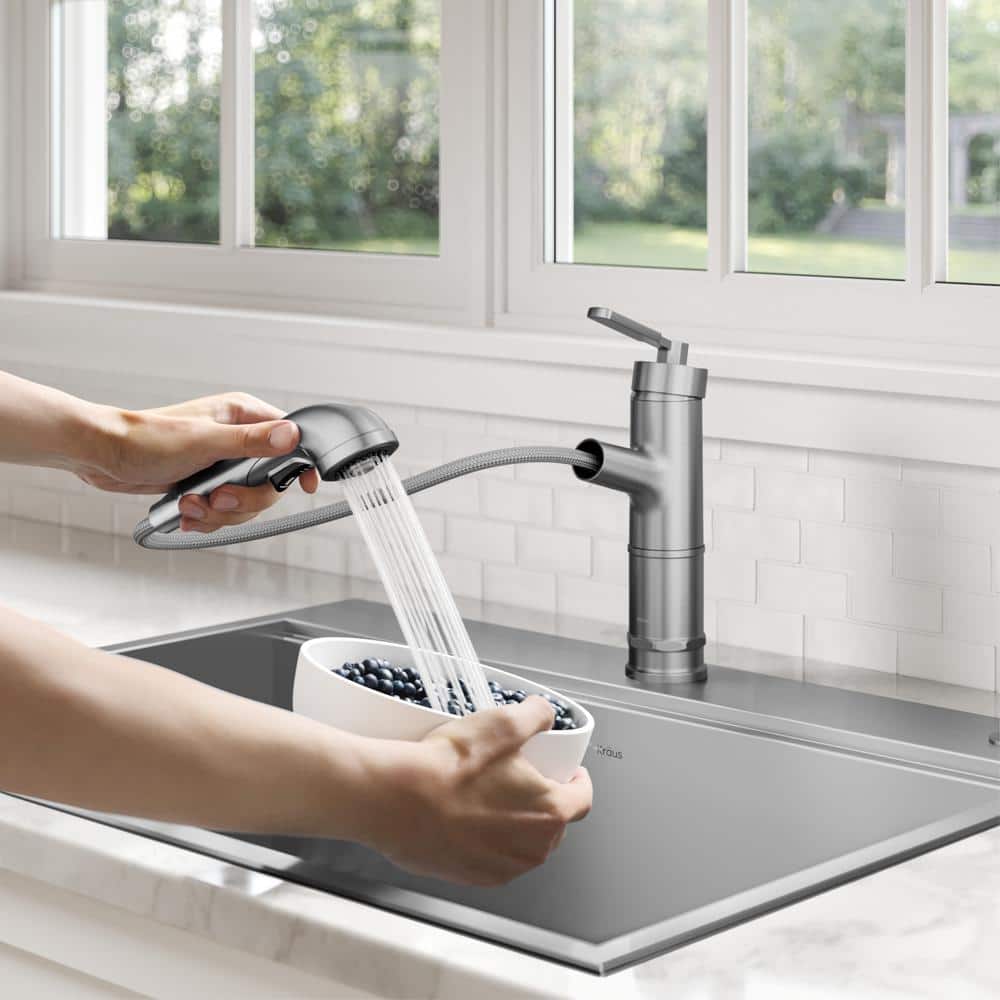 Spot-Free Stainless Steel Pull-Out Single Handle Kitchen Faucet