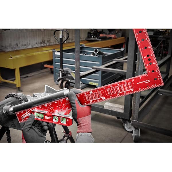 Milwaukee 400 mm x 600 mm Aluminum Framing Square MLSQ124 - The