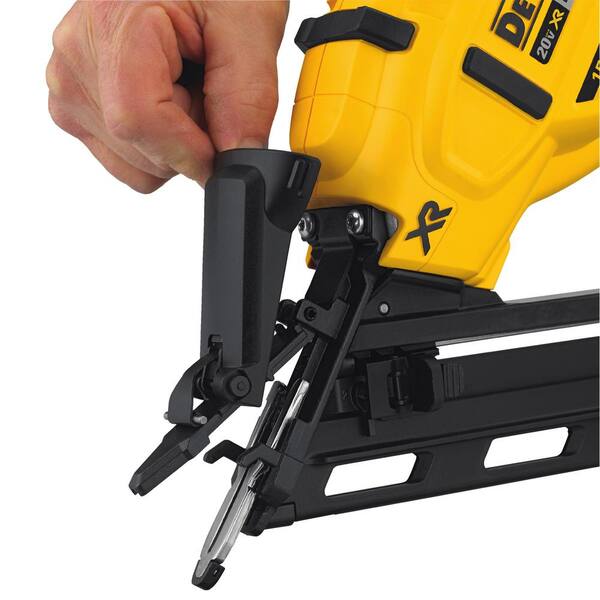 DEWALT DCN650B 20V MAX XR Lithium-Ion Cordless 15-Gauge Angled Finish Nailer (Tool Only) - 3