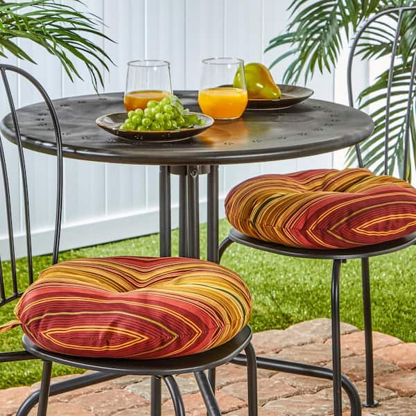 Kinnabari Stripe 15 in. Round Outdoor Seat Cushion (2-Pack)