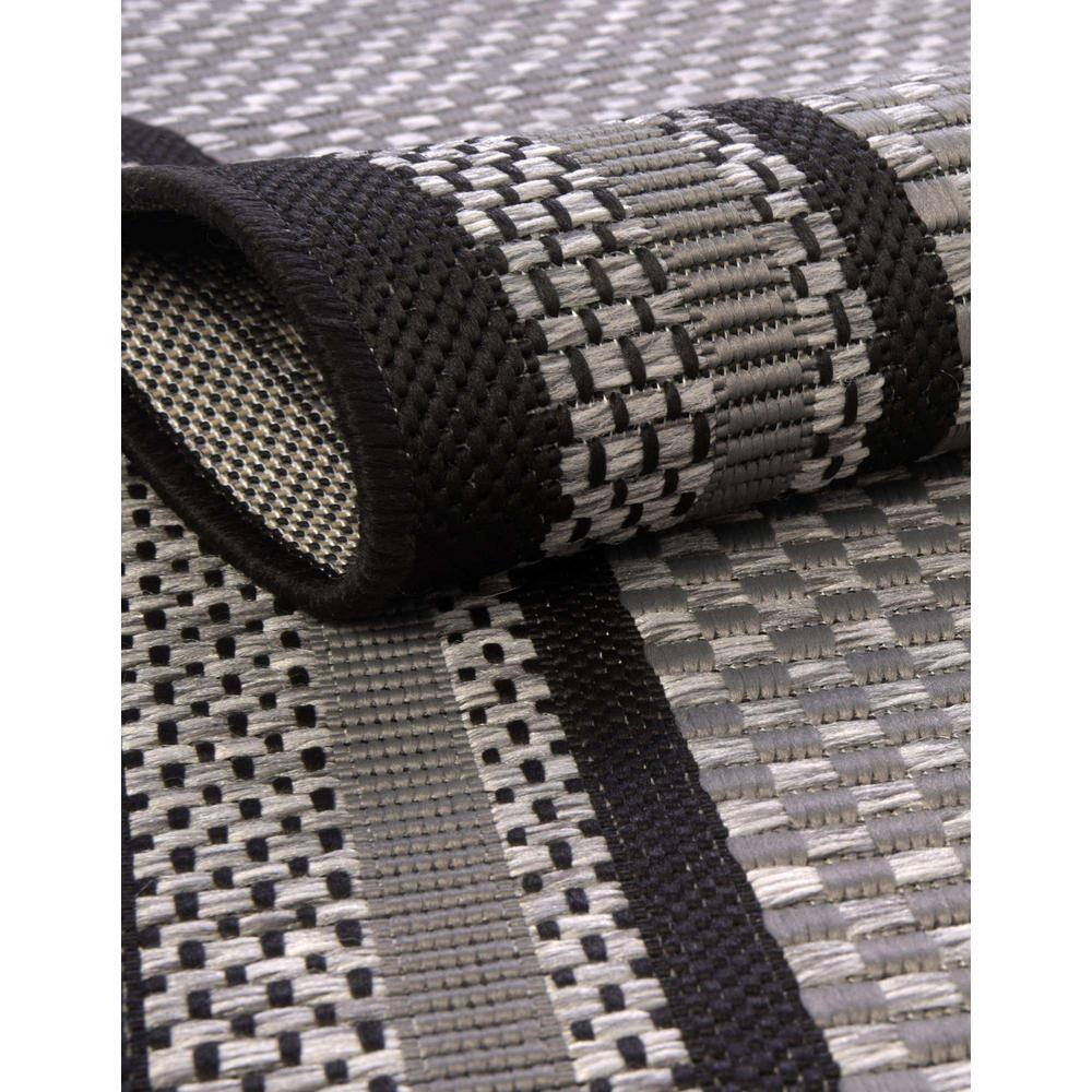 Gray Synthetic 6' Round Outdoor Easy-Care Rug