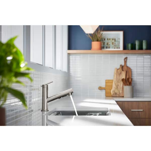 Crue Single-Handle Pull-Out Sprayer Kitchen Faucet in Matte Black