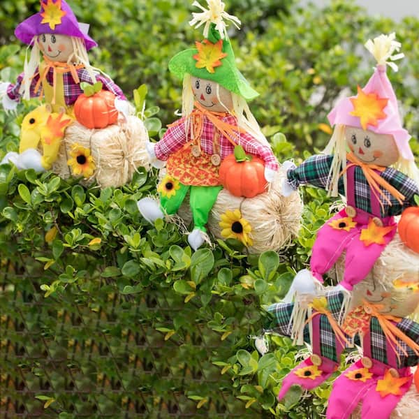 Gardenised 18 in. Sitting on Straw, Hay Bales Multicolor Trio