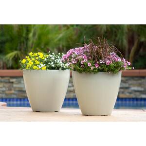 16 in. Oatmeal Kurv Resin Planter (2-Pack)