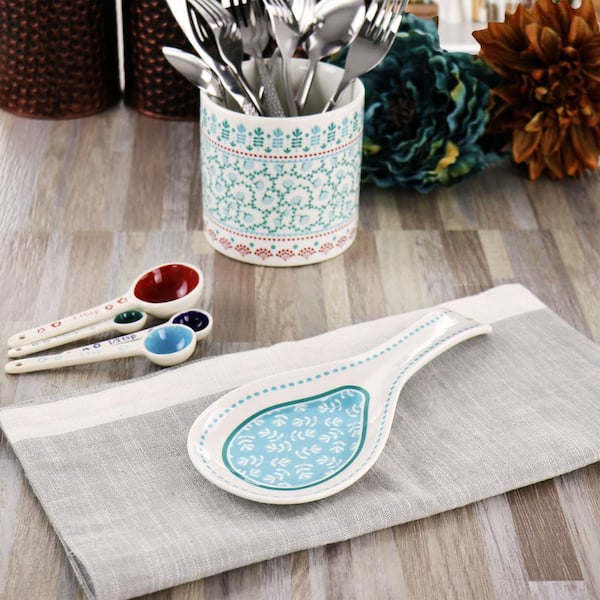 https://images.thdstatic.com/productImages/b33998ea-69a9-4011-a348-8f1c735bbeba/svn/white-gibson-home-trivets-spoon-rests-985118960m-31_600.jpg