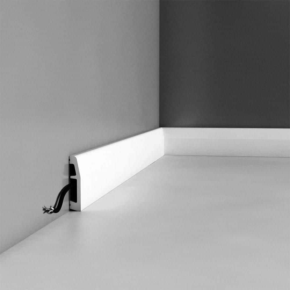 Primed White 2.75'' Polystyrene Baseboard Moulding Set