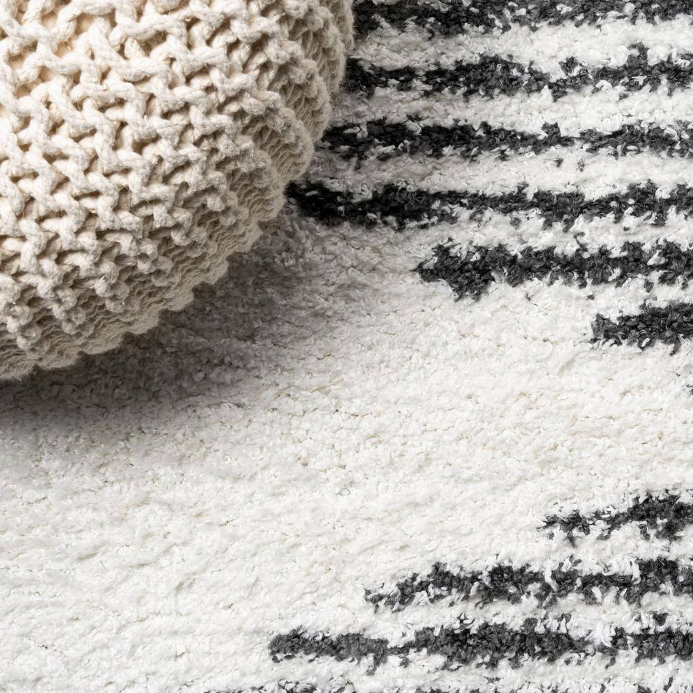 Modern Moroccan-Inspired Stripe Shag Rug 8' x 10' - Black and Ivory