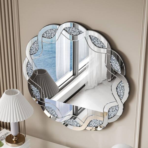 31.5 in. W x 31.5 in. H Round Silver Crush Diamond Wall Mirror