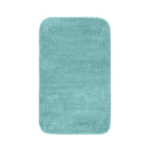 Traditional Sea Foam 30 in. x 50 in. Washable Bathroom Accent Rug