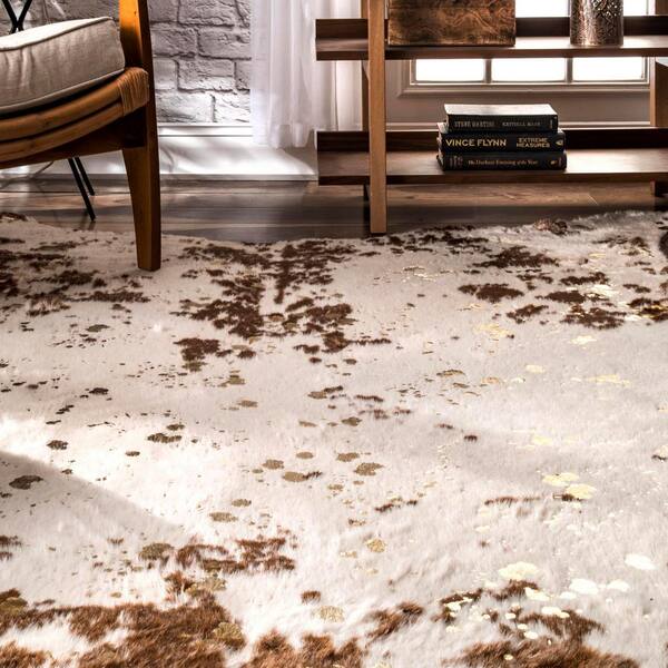 Stylewell Iraida Faux Cowhide Off White Brown 5 Ft X7 Ft Shaped Accent Rug Bibr01c 5067 The Home Depot