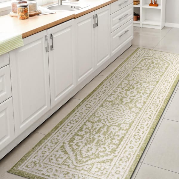 JONATHAN Y Sinjuri Medallion Textured Weave Green/Cream 2 ft. x 10 ft. Indoor/Outdoor Area Rug