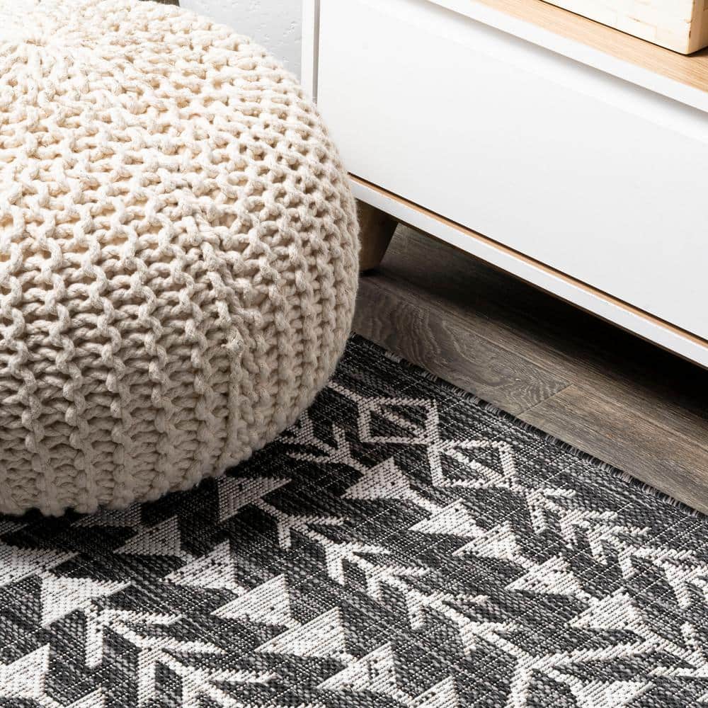 Black and Ivory Geometric Bohemian Indoor/Outdoor Rug