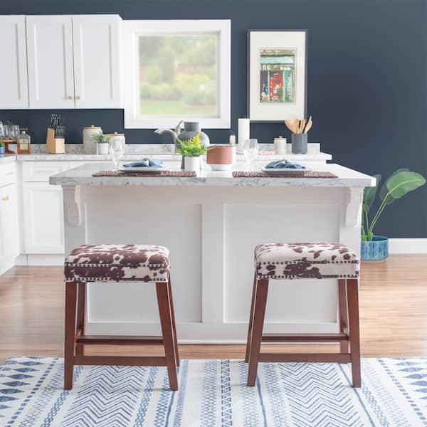 Microfiber bar store stools