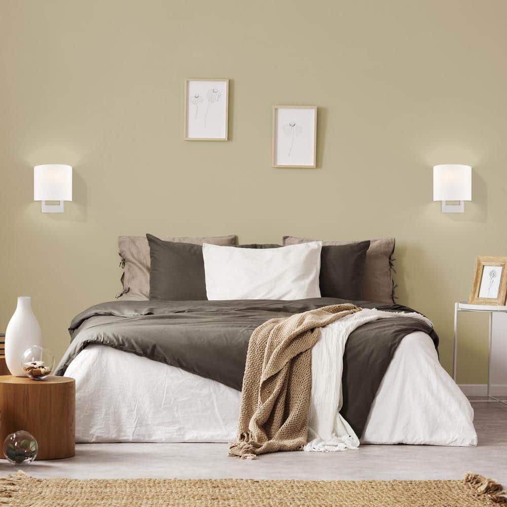 Elegant Brushed Nickel 1-Light Wall Sconce with Off-White Shade