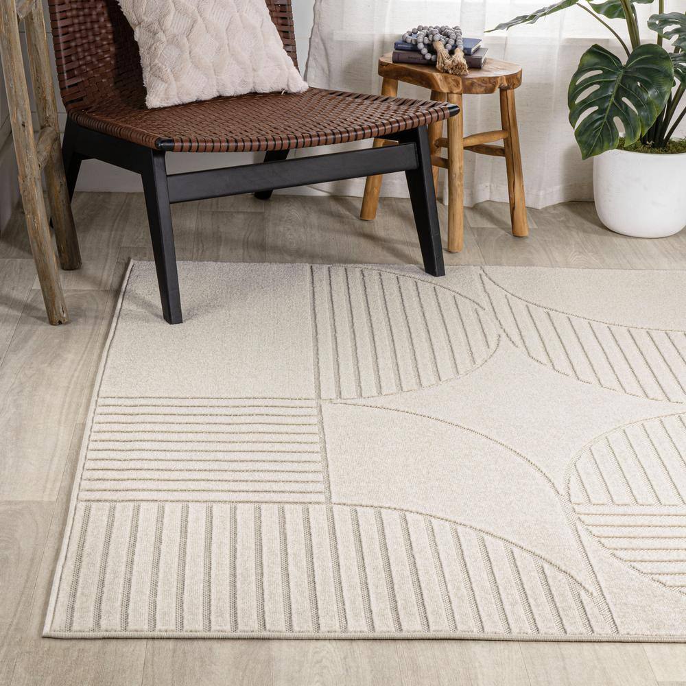 Ivory and Cream Geometric High-Low 8' x 10' Area Rug