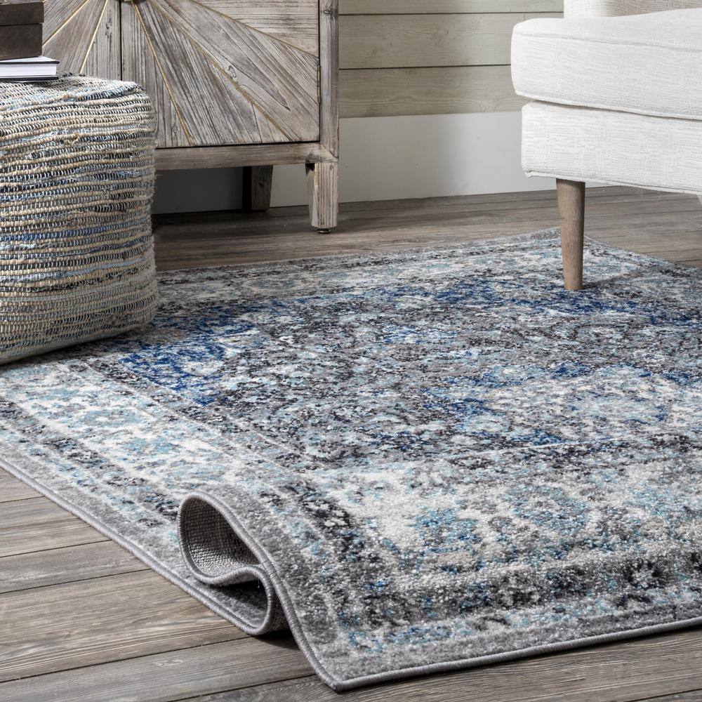 Reversible Dark Gray Synthetic 4'x6' Persian-Inspired Area Rug