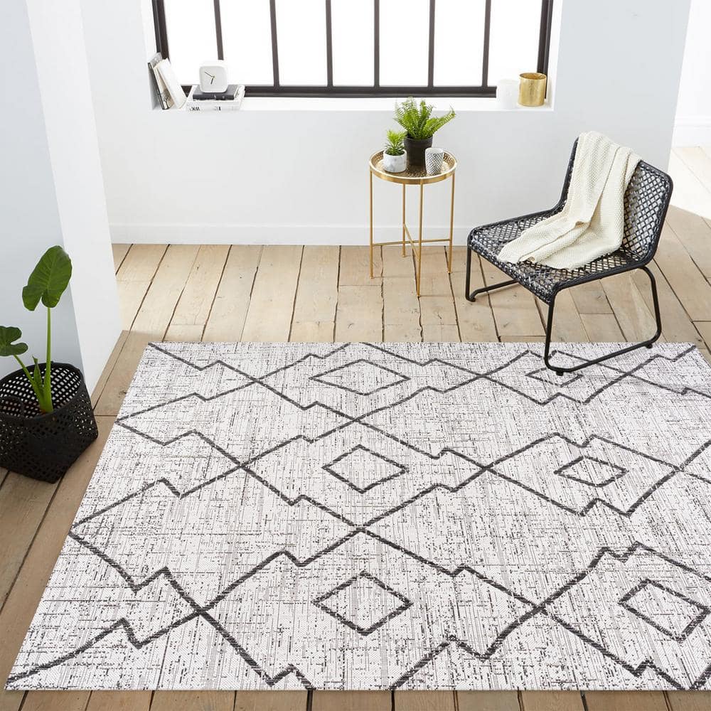 Handmade Black Diamond Trellis Synthetic 5' x 8' Area Rug