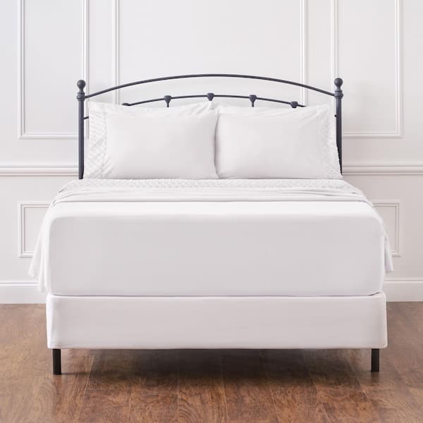 CHANASYA 4-Piece Clipped White Solid Color Tufted Textured Boho Microfiber Bedsheets Set King