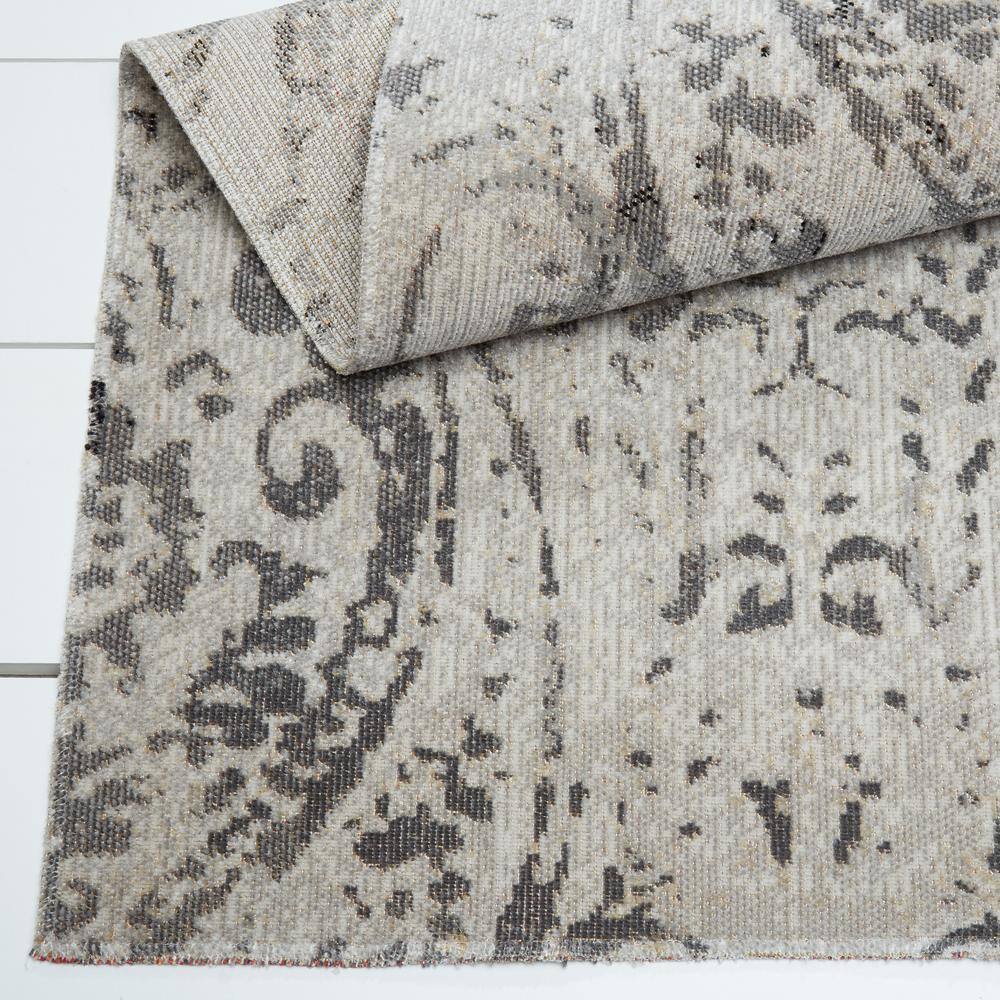 Ivory and Grey Paisley Indoor/Outdoor Area Rug