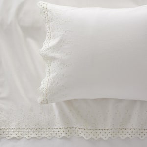 Legends Hotel Lace Velvet Flannel Cotton Pillowcases (Set of 2)