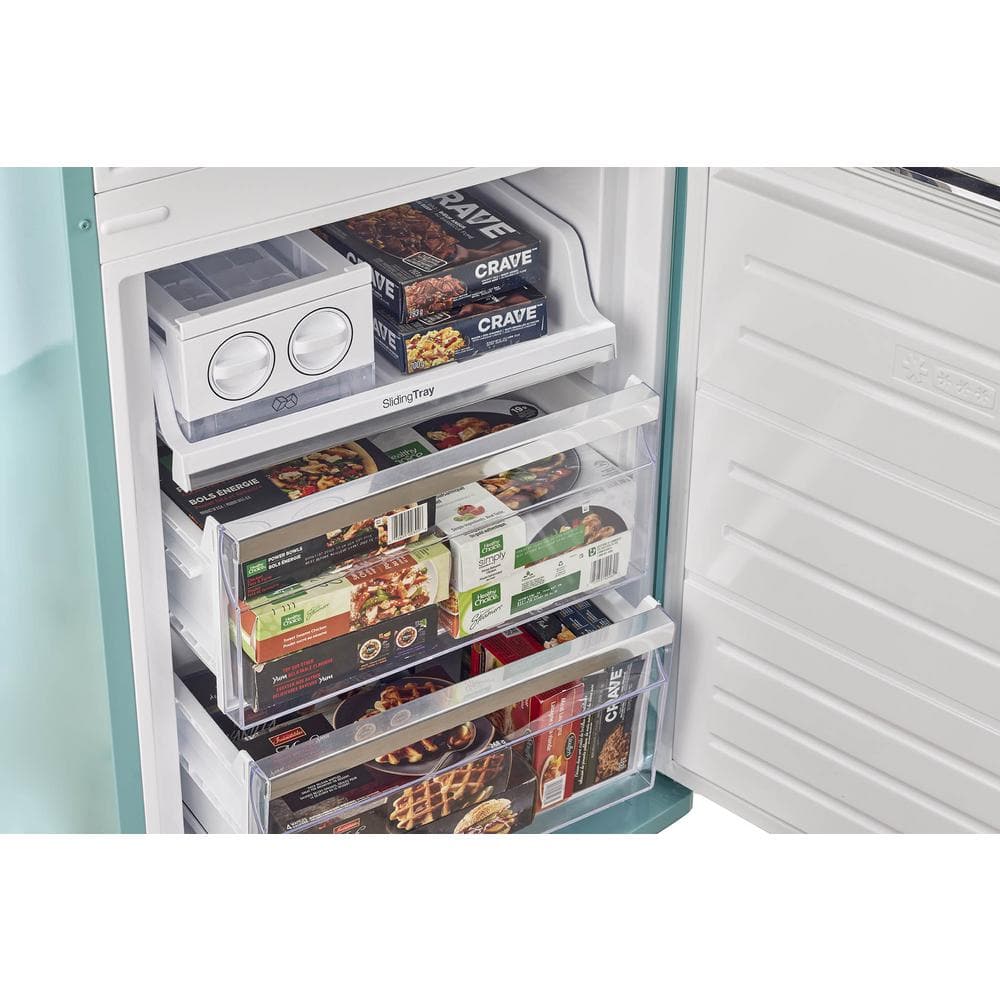 Ocean Mist Turquoise Retro Bottom Freezer Refrigerator with Ice Maker