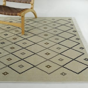 Luisa Beige 5 ft. x 7 ft. Trellis Area Rug