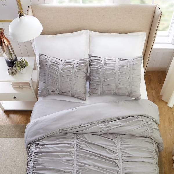 Full Queen Modern Heirloom Collection Emily Texture Comforter Set White