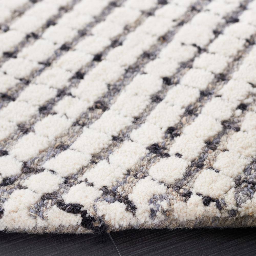 Gray and Ivory Round Hand-Tufted Wool Rug, 6 ft
