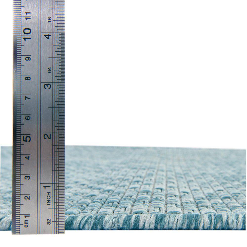 Aquamarine Easy-Care Synthetic 5' x 8' Outdoor Rug