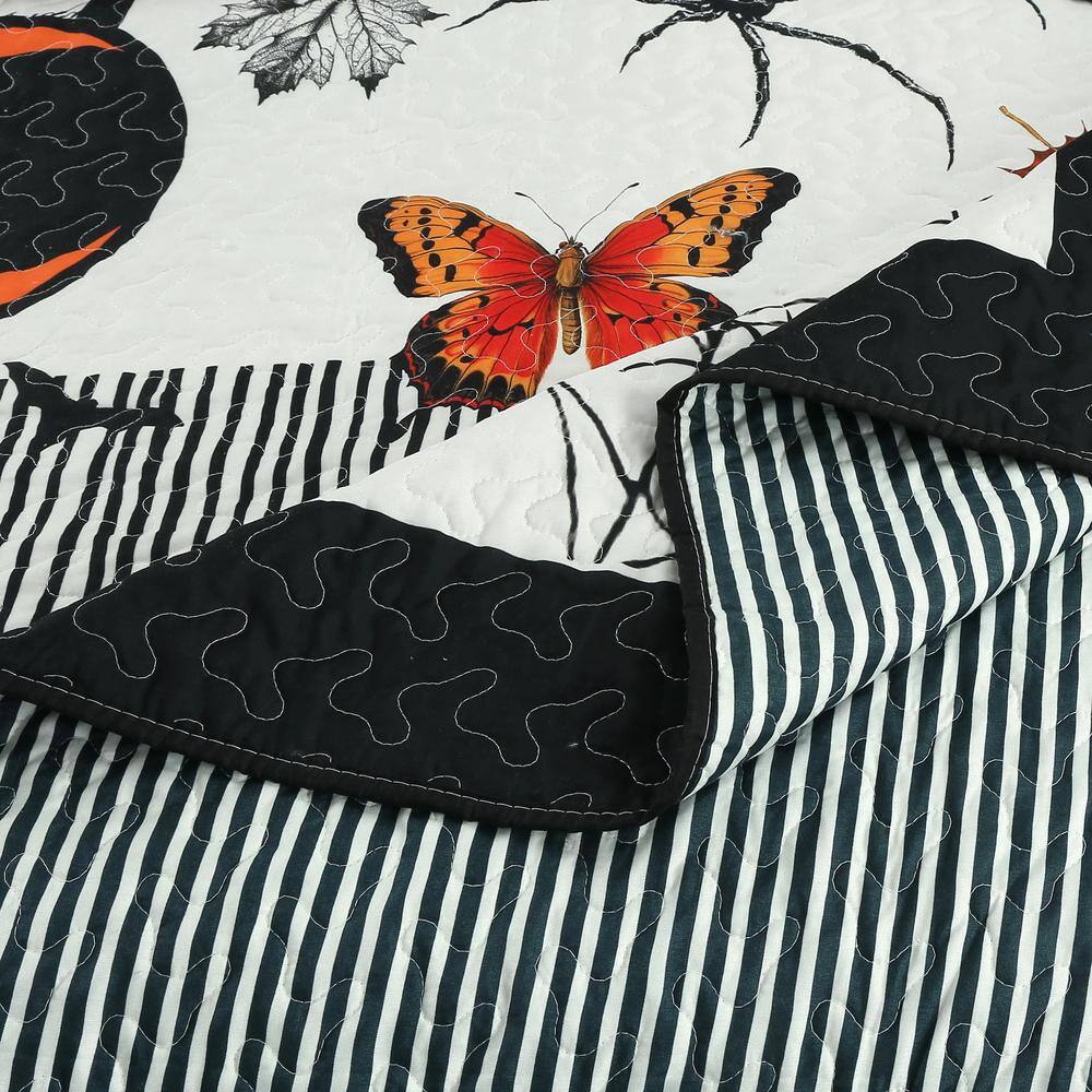King Black and White Reversible Halloween Microfiber Bedspread Set