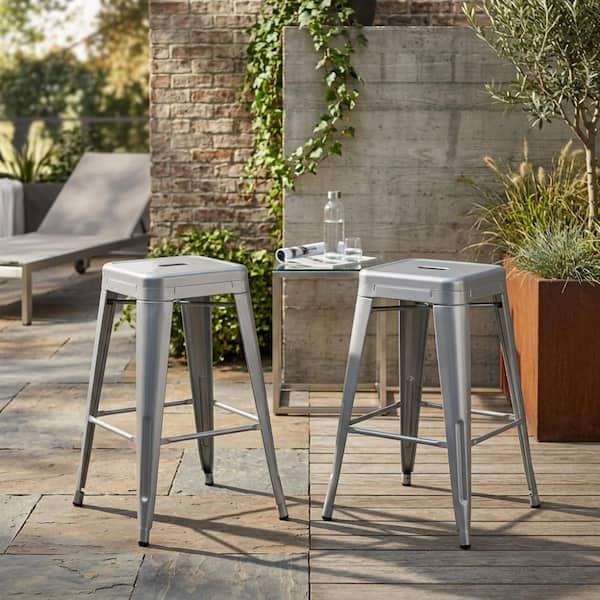 WOQWOQ 24 in Antique Silver Set of 2 Metal Bar Stools for Island