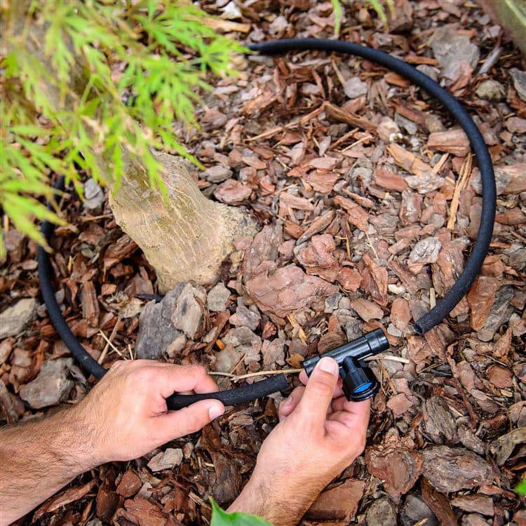 https://images.thdstatic.com/productImages/b4e77a6b-61fb-4dfb-8f02-39186cb8bc47/svn/swan-garden-hoses-celspak38100cc-66_1000.jpg