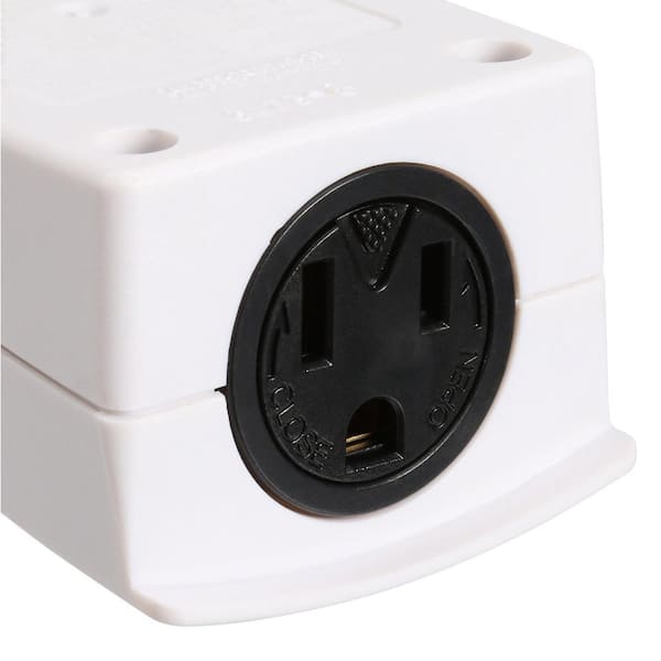 Indoor/Outdoor Smart Plug, Wi-Fi Outlet with 3 Sockets Compatible with –  XoomBot