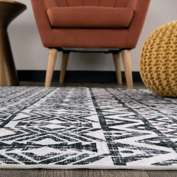 Gray 7 ft. 10 in. x 10 ft. Distressed Boho Machine Washable Area Rug