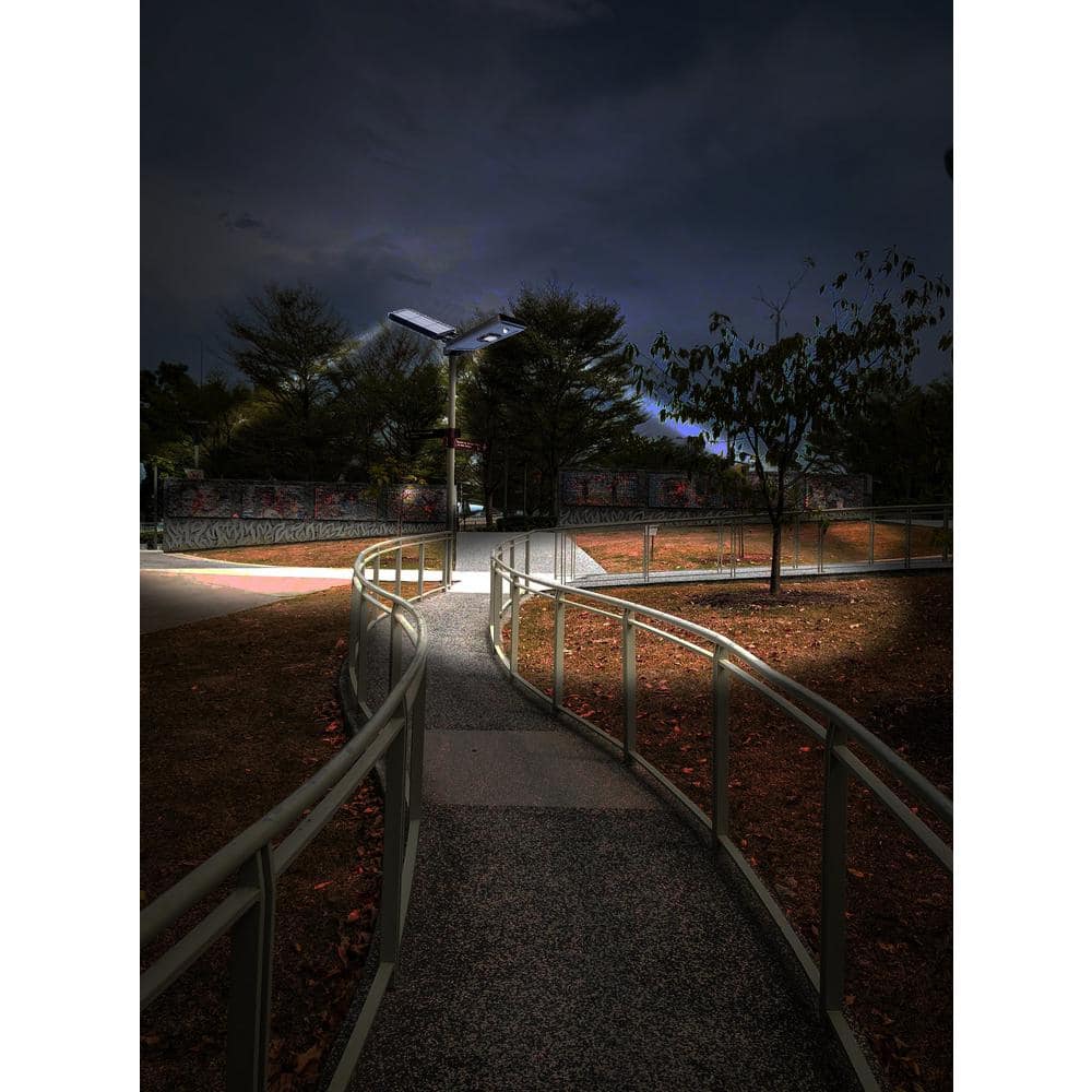 Black Aluminum Solar LED Dusk to Dawn Parking Light