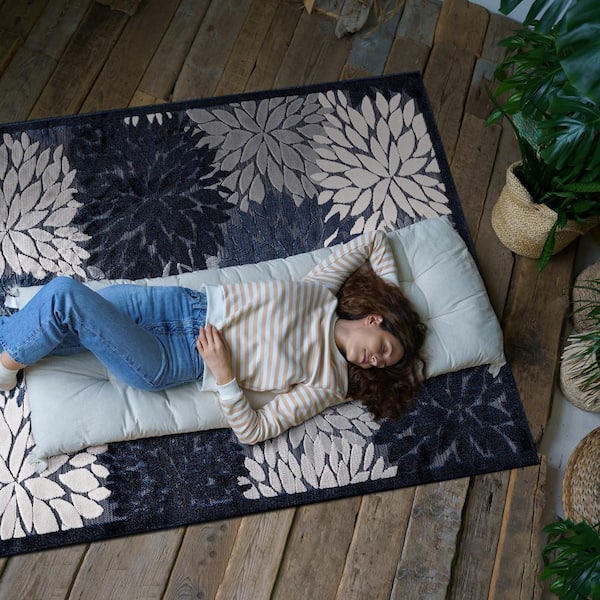 https://images.thdstatic.com/productImages/b52195da-fa4e-46bd-b9ec-64d68c854fff/svn/navy-outdoor-rugs-spr3001-nvy-10x14-hd-44_600.jpg