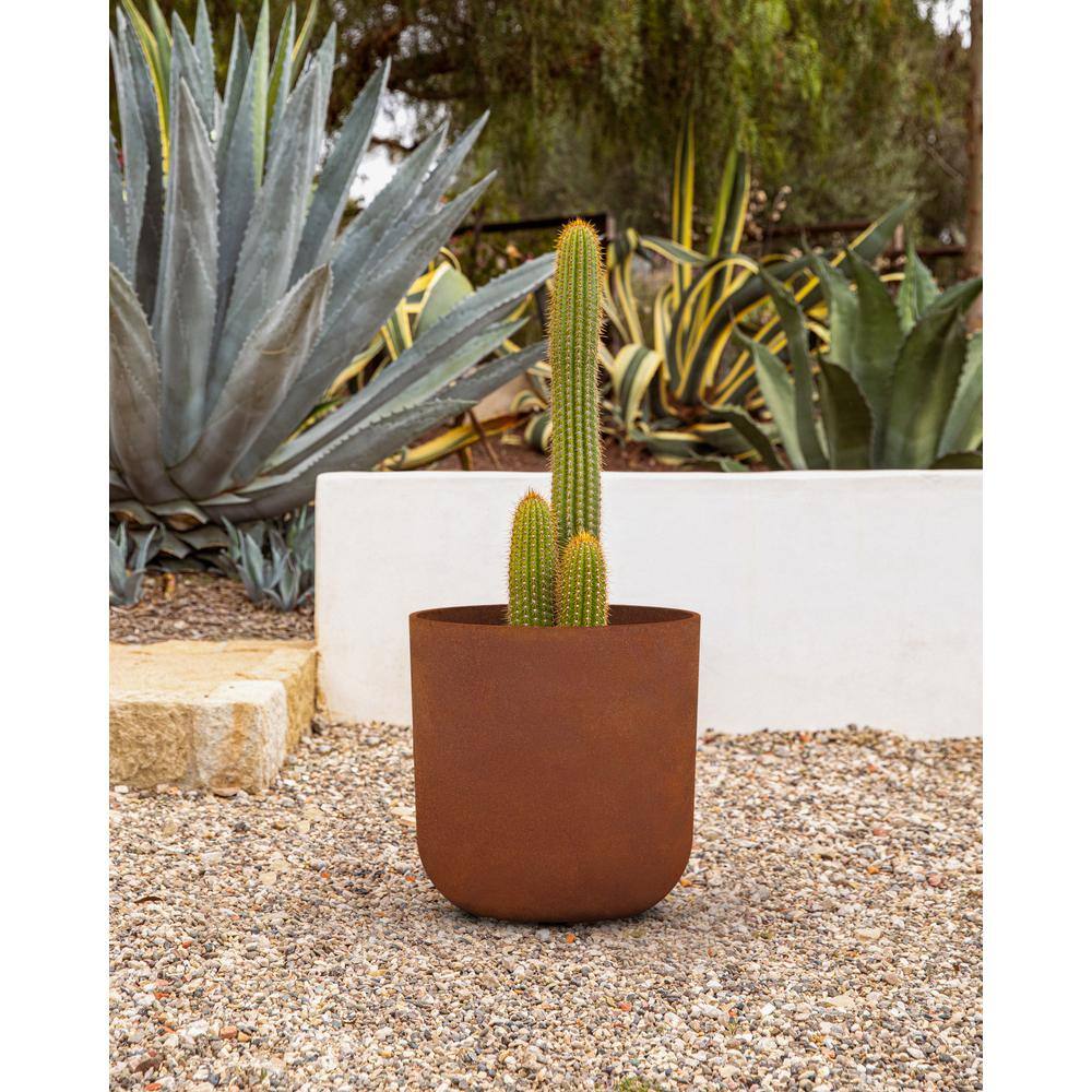 Rust Round Plastic-Steel Outdoor Planter, 15 inch