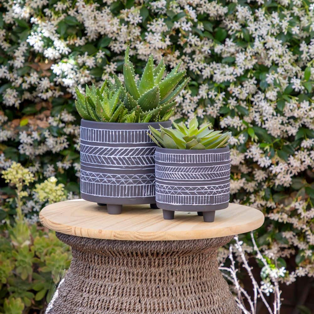 GOGEXX Set of 2 6/8 in. Black Ceramic Fluted Planters with Frost