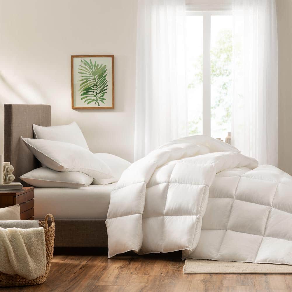 Full White Down Alternative Microfiber Bedspread